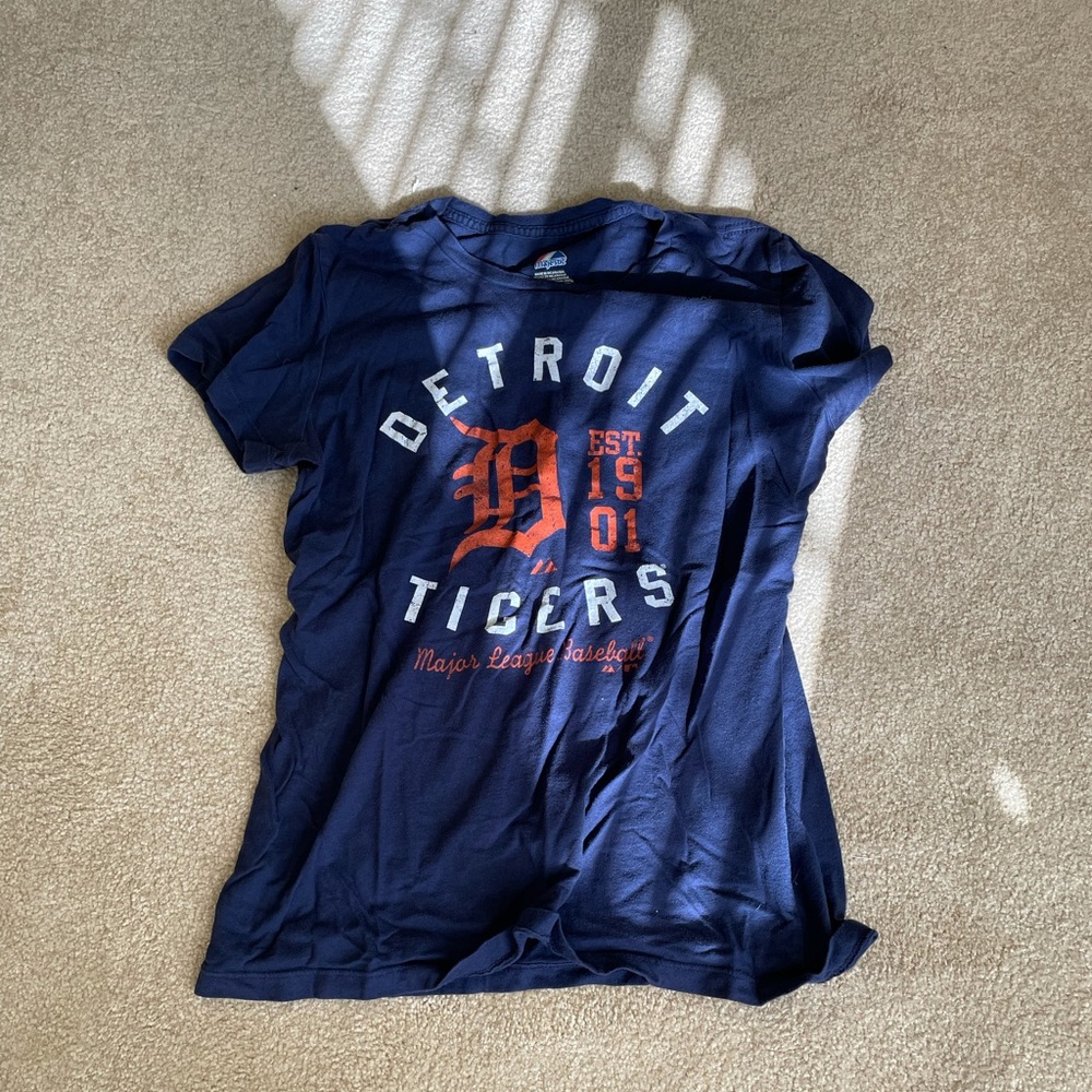 EUC Detroit tigers baseball tshirt